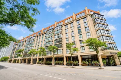 35 Church Street 208, Toronto, On M5e 1t3