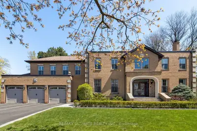 1 Versailles Court, Toronto, On M3b 2a8