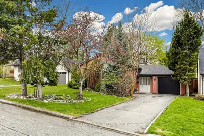 36 Bradgate Road, Toronto, On M3b 1j7