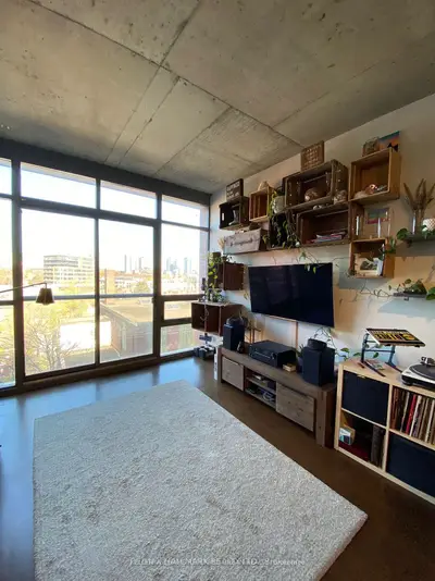 Condo Apartment in Toronto