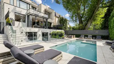 22 Glenayr Road, Toronto, On M5p 3b8