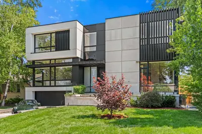 27 Berkinshaw Crescent, Toronto, On M3b 2t1