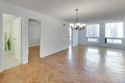 25 Grenville Street 1808, Toronto, On M4y 2x5