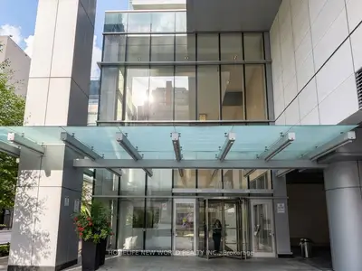 388 Yonge Street 6101, Toronto, On M5b 0a4