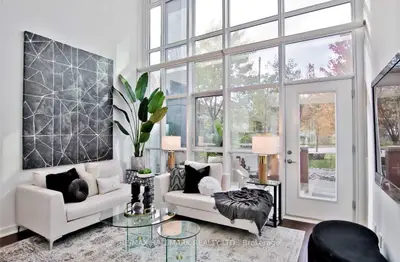 5 Hanna Avenue 108, Toronto, On M6k 0b3