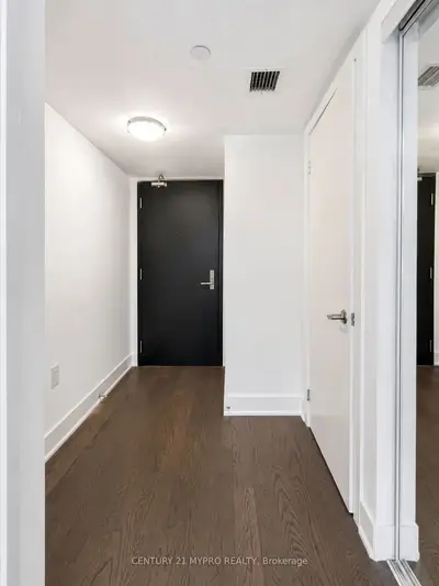 955 Bay Street 2707, Toronto, On M5s 0c6