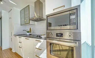 Condo Apartment in Toronto