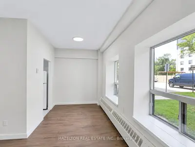57 Parkwoods Village Drive 102, Toronto, On M3a 2x3