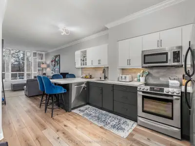 481 Rosewell Avenue 211, Toronto, On M4r 2j1