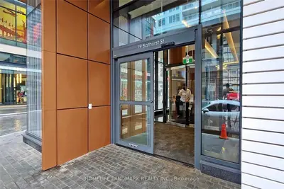 19 Bathurst Street 1616, Toronto, On M5v 0n2