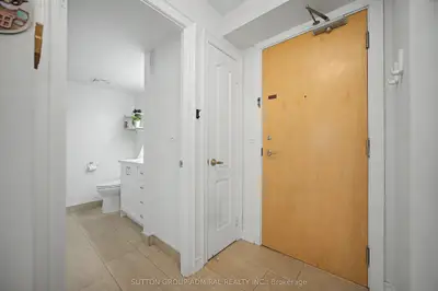 212 Eglinton Avenue 706, Toronto, On M4p 0a3