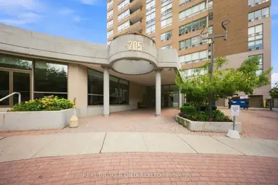 205 Wynford Drive 2207, Toronto, On M3c 3p4