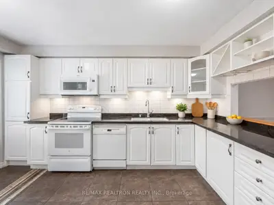 43 Wild Gingerway Road, Toronto, On M3h 5w9