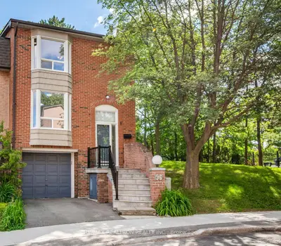 43 Wild Gingerway Road, Toronto, On M3h 5w9
