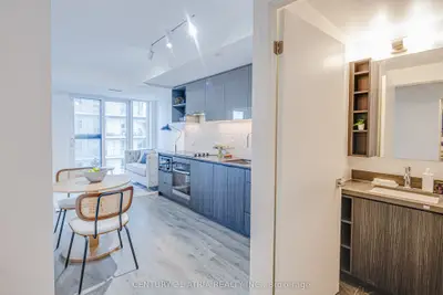 252 Church Street 2308, Toronto, On M5b 0e6