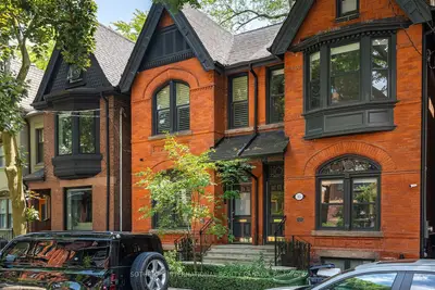 33 Tranby Avenue, Toronto, On M5r 1n4