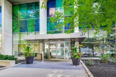 37 Grosvenor Street 3305, Toronto, On M4y 3g5