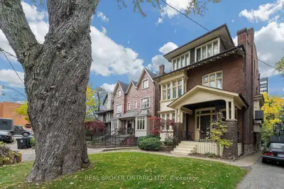 12 Foxbar Road 3, Toronto, On M4v 2g6