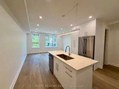 57 Hepbourne Street 2, Toronto, On M6h 1k4