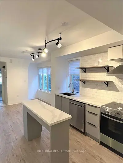 525 Ossington Avenue Mainfloor, Toronto, On M6g 3t3