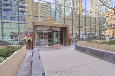 33 Charles Street E 710, Toronto, On M4y 0a2