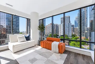 Condo Apartment in Toronto