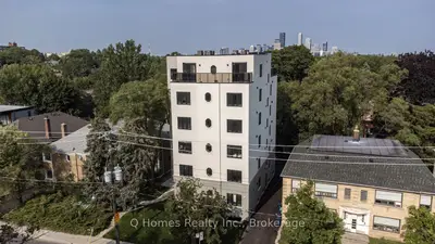 1725 Bathurst Street 202, Toronto, On M5p 3k4