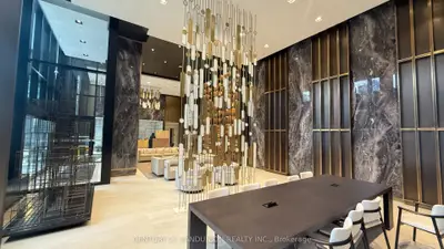 117 Broadway Avenue 2411, Toronto, On M4p 1v3