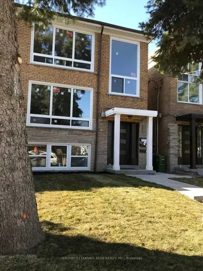 426 Arlington Avenue Unit #2, Toronto, On M6c 3a2