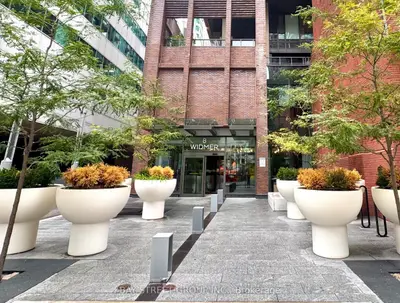 8 Widmer Street 3015, Toronto, On M5v 2e7