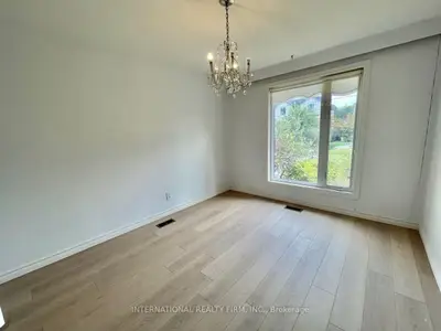 198 Waterloo Avenue, Toronto, On M3h 3z2