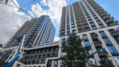 89 Montclair Avenue 1220, Toronto, On M5p 0a9
