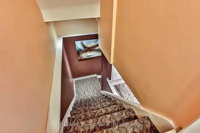 12 Monarchwood Crescent Bsmt, Toronto, On M3a 1h4