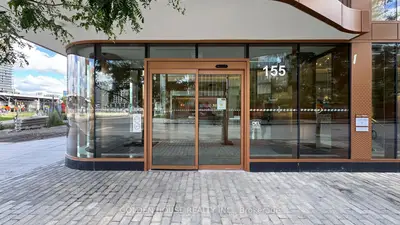 155 Merchants' Wharf 216, Toronto, On M5a 0y4