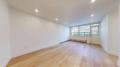 1 Marquette Avenue 14, Toronto, On M6a 1x8