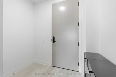 25 Frederick Todd Way 212, Toronto, On M4g 0c9