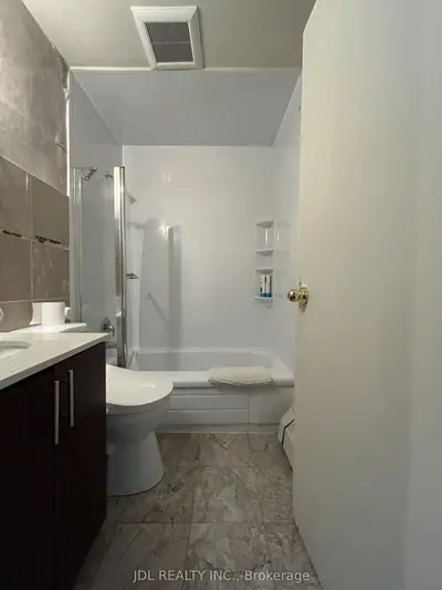 3 Pembroke St Street Entire One Bedroom Unit, Toronto, On M5a 2n6