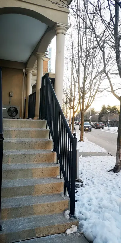 30 Western Battery Road 301, Toronto, On M6k 3n9