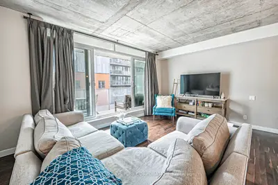 75 Portland Street 424, Toronto, On M5v 2m9