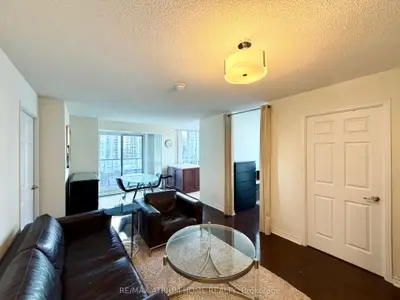 35 Hollywood Avenue 1219, Toronto, On M2n 0a9