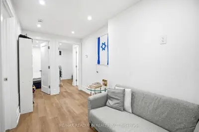 220 Hillhurst Boulevard 2, Toronto, On M5n 1p4