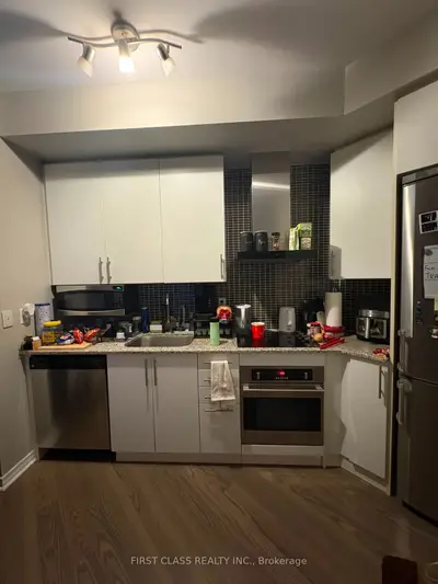 352 Front Street W 1710, Toronto, On M5v 1b5
