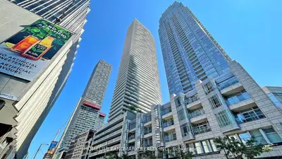 2221 Yonge Street 3304, Toronto, On M4s 2b4