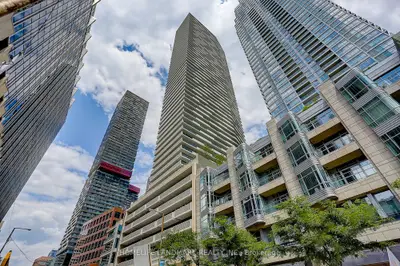 2221 Yonge Street 3304, Toronto, On M4s 2b4
