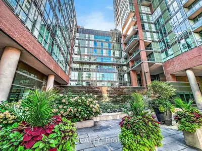112 George Street 1202, Toronto, On M5a 2m5