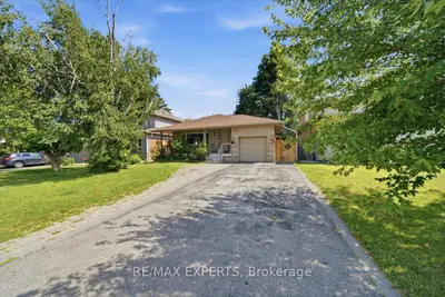 51 Clifton Avenue, Toronto, On M3h 4k9