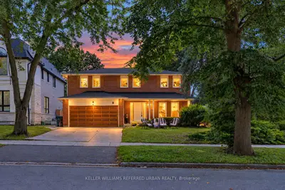 7 Chipstead Road, Toronto, On M3b 3e5