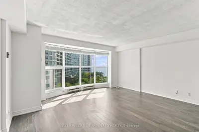 77 Harbour Square 1303, Toronto, On M5j 2s2