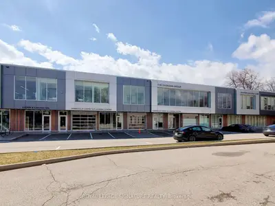 52 Scarsdale Road 207, Toronto, On M3b 2r7