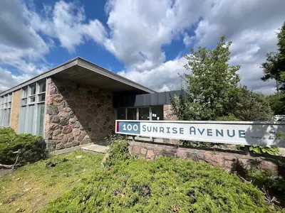 100 Sunrise Avenue 119, Toronto, On M4a 1b3